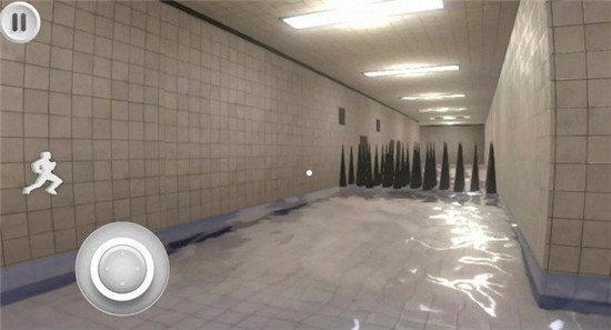 逃出异常泳池房